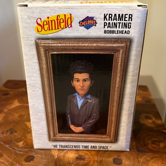 Seinfeld Kramer Painting Bobblehead - Picture 4 of 8